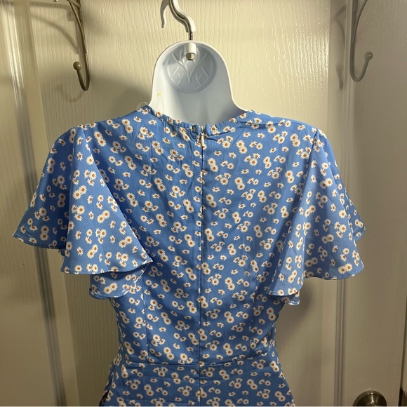 Princess Polly Daisy Floral Wrap skirt Romper Flutter Sleeve Size 2 Party Date - Picture 8 of 10